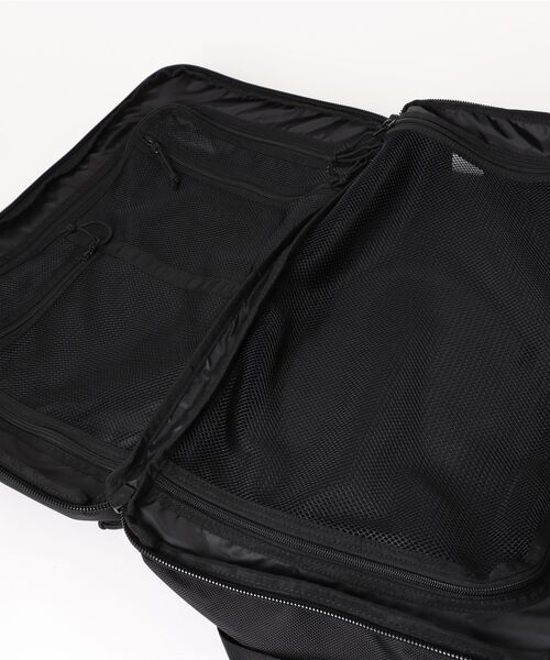 NEW ERA(ニューエラ)の「NEW ERA/ニューエラ 3W 3Brief Urban Utility Collection 33L(バックパック/リュック・メンズ・ブラック・FREE)」の5枚目の写真