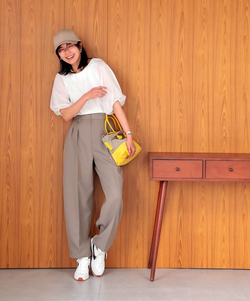 Jines(ジネス)の「ナチュラルカービータックパンツ(その他パンツ・レディース・ベージュ/ネイビー/ブラウン・38)」の5枚目の写真