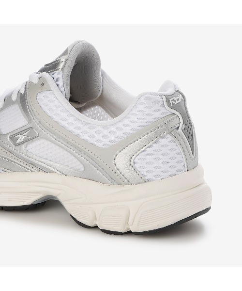 Kinetics(キネティクス)の「Reebok PREMIER TRINITY(リーボック プレミア トリニティ)(スニーカー・メンズ・ホワイト・23cm/23.5cm/24cm/24.5cm/25cm/25.5cm/26cm/26.5cm/27cm/27.5cm/28cm/28.5cm/29cm)」の6枚目の写真