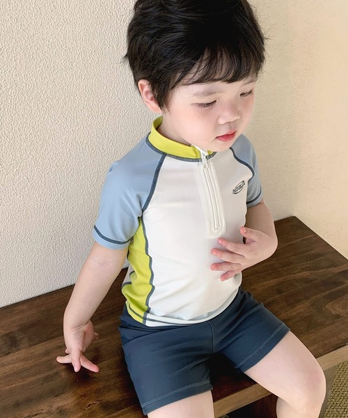 TeddyShop（テディショップ）の「キッズ水着 半袖マルチ配色ラッシュガードトップス+ショートパンツ+キャップ 上下3点セット（水着・キッズ・ブルーグリーン/イエロー系その他・110cm/120cm/150cm/140cm/130cm）」の2枚目の写真