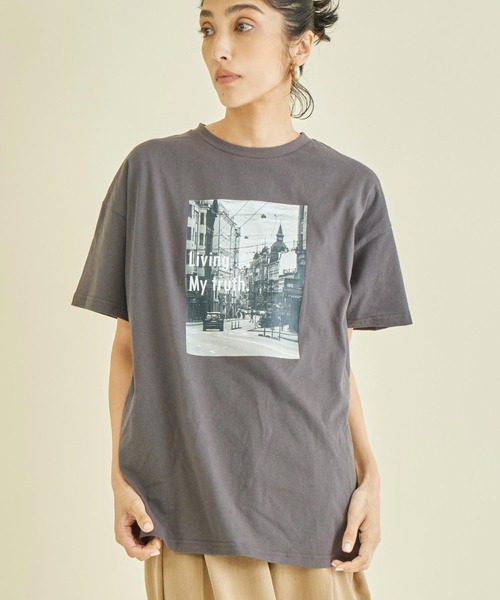 Settimissimo(セッティミッシモ)の「フォトプリント オーバーサイズ Tシャツ(Tシャツ/カットソー・レディース・スミクロ/オフホワイト・FREE)」の1枚目の写真