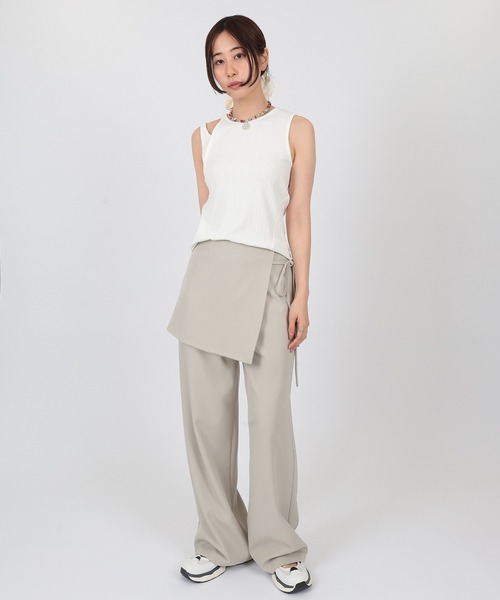 SUWDEE(スーディー)の「docking wrap skirt high waist pants(その他パンツ・レディース・ブラック/グレイッシュベージュ/チャコールグレー/グレー・M/S)」の11枚目の写真