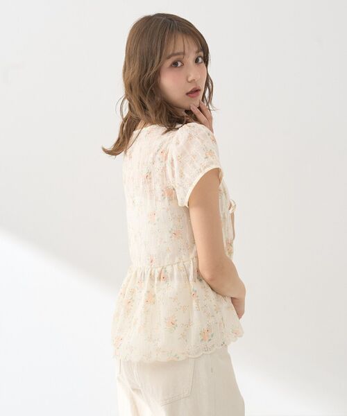 新品未使用⭐︎MACHATTフラワープリントブラウス セール】フラワープリント刺繍ブラウス（シャツ/ブラウス