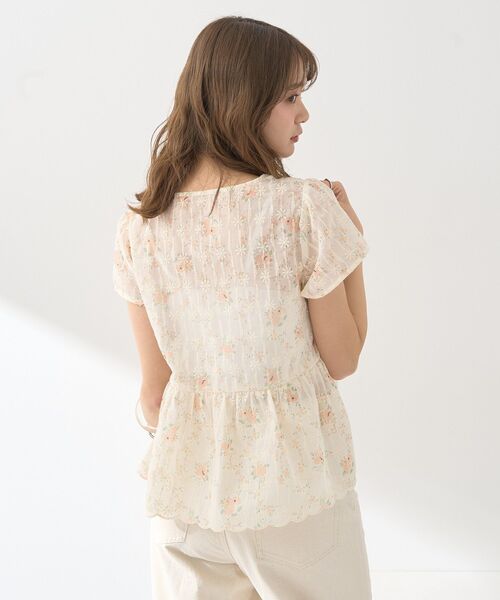 BARNEYS NEW YORK - BORDERS at BALCONY フラワー刺繍 ブラウス シャツ AMBIDEX Store ○カントリー刺繍 スタンドフリルブラウス(F シロ