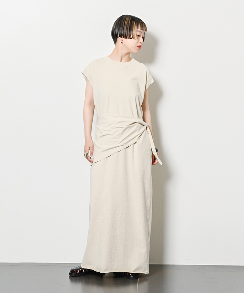 CITYSHOP(シティーショップ)の「CUT DRESS with SCARF:ワンピース(ワンピース・レディース・ブラック/チャコールグレー/レッド/ベージュ・36/38)」の8枚目の写真