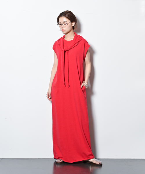 CITYSHOP(シティーショップ)の「CUT DRESS with SCARF:ワンピース(ワンピース・レディース・ブラック/チャコールグレー/レッド/ベージュ・36/38)」の12枚目の写真