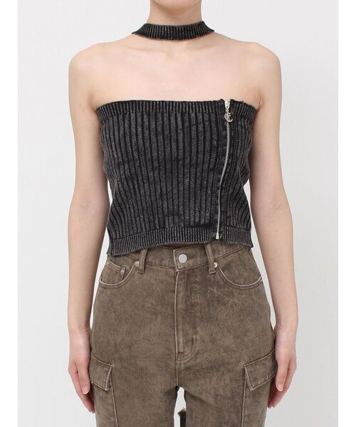 EVRIS（エヴリス）の「Eモチーフピグメントチョーカーベアニットトップス（ニット/セーター・レディース・ブラウン/ピンク/ブラック・FREE）」の2枚目の写真