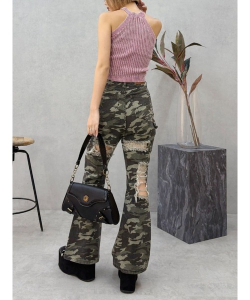 EVRIS（エヴリス）の「Eモチーフピグメントチョーカーベアニットトップス（ニット/セーター・レディース・ブラウン/ピンク/ブラック・FREE）」の7枚目の写真