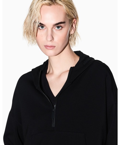 ARMANI EXCHANGE(アルマーニエクスチェンジ)の「【A|X アルマーニ エクスチェンジ】刺繍ロゴ ハーフジップ フーデッドスウェットプルオーバー(スウェット・レディース・ホワイト/ブラック・MEDIUM/SMALL/LARGE/X-LARGE/X-SMALL)」の10枚目の写真