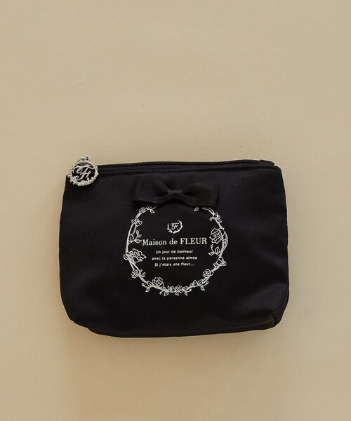 Maison de FLEUR(メゾンドフルール)の「サテンリボンティッシュケース(ポーチ・レディース・ライトブルー/ライトピンク/ブラック/ピンク・FREE)」の1枚目の写真