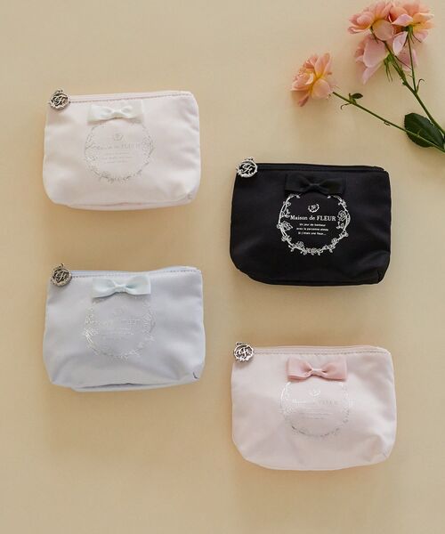 Maison de FLEUR(メゾンドフルール)の「サテンリボンティッシュケース(ポーチ・レディース・ライトブルー/ライトピンク/ブラック/ピンク・FREE)」の5枚目の写真