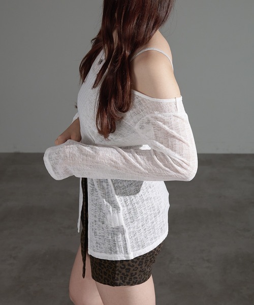 apres jour mignon（アプレジュールミニョン）の「スリット入りワンショルトップス【ZOZOTOWN限定アイテム】（Tシャツ/カットソー・レディース・オフホワイト/チャコールグレー/ブラウン系その他/ブラック・フリー/X-LARGE）」の16枚目の写真