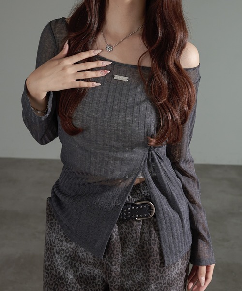 apres jour mignon（アプレジュールミニョン）の「スリット入りワンショルトップス【ZOZOTOWN限定アイテム】（Tシャツ/カットソー・レディース・オフホワイト/チャコールグレー/ブラウン系その他/ブラック・フリー/X-LARGE）」の22枚目の写真