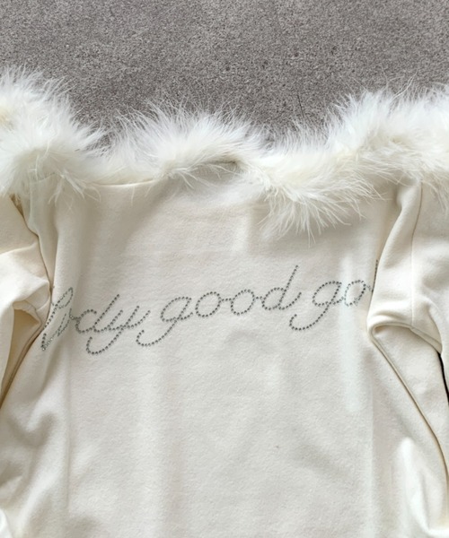 lilful(リルフル)の「オフショルフェイクファーラインストーンロゴギャザーロンT(Tシャツ/カットソー・レディース・ブラウン/アイボリー・M/S)」の4枚目の写真