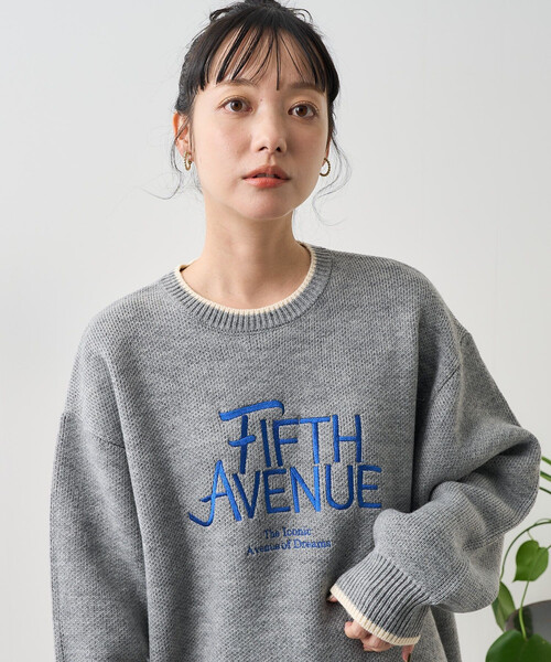 FREAK'S STORE(フリークスストア)の「配色ロゴ刺繍ニット 限定展開(ニット/セーター・レディース・ブラウン/グレー/オフホワイト/ピンク/チャコール・フリ-)」の3枚目の写真