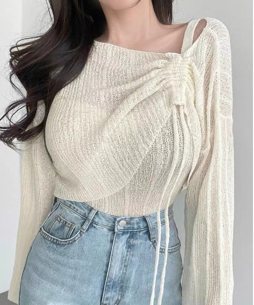 ampm（エーエムピーエム）の「ドロストデザイン オフショル風ライトニットトップス／ベルスリーブ ゆるシルエット レイヤード（ニット/セーター・レディース・グリーン/ホワイト/ブルー/ブラック・FREE）」の2枚目の写真