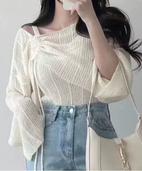 ampm（エーエムピーエム）の「ドロストデザイン オフショル風ライトニットトップス／ベルスリーブ ゆるシルエット レイヤード（ニット/セーター・レディース・グリーン/ホワイト/ブルー/ブラック・FREE）」の5枚目の写真