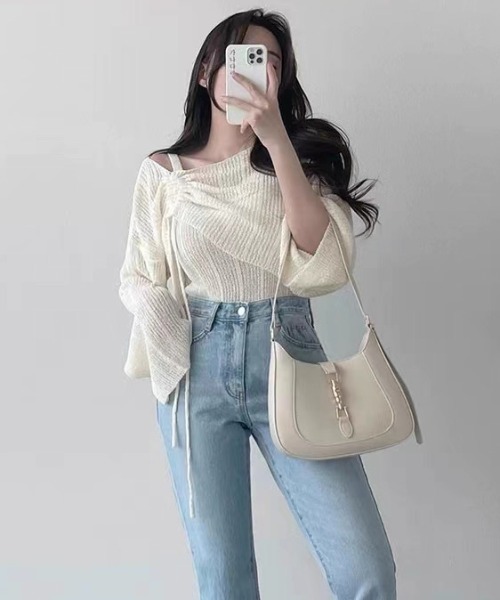 ampm（エーエムピーエム）の「ドロストデザイン オフショル風ライトニットトップス／ベルスリーブ ゆるシルエット レイヤード（ニット/セーター・レディース・グリーン/ホワイト/ブルー/ブラック・FREE）」の6枚目の写真