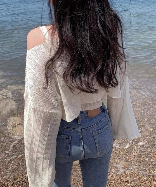 ampm（エーエムピーエム）の「ドロストデザイン オフショル風ライトニットトップス／ベルスリーブ ゆるシルエット レイヤード（ニット/セーター・レディース・グリーン/ホワイト/ブルー/ブラック・FREE）」の16枚目の写真