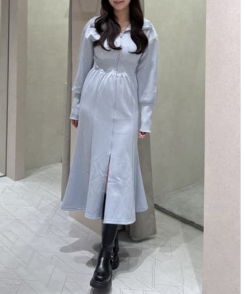 セール】フラワーモチーフスウェットワンピース 秋服 冬服（ワンピース