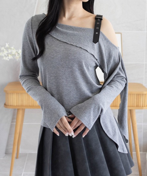 clear(クリア)の「肩ベルトワンショルデザインカットソー(Tシャツ/カットソー・レディース・グレー/ブラック/ブラウン・F)」の3枚目の写真