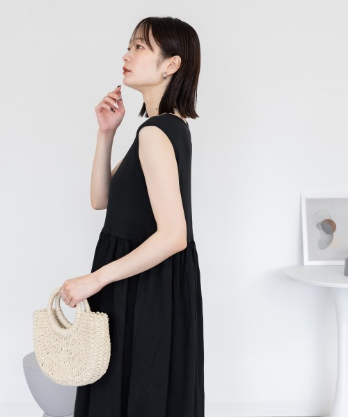 aity（アイティ）の「ノースリーブカットワンピース ロング丈 マキシ丈 フライス綿  インナー 夏服（ワンピース・レディース・オフホワイト/ブラック・M/L/LL/3L/4L）」の11枚目の写真