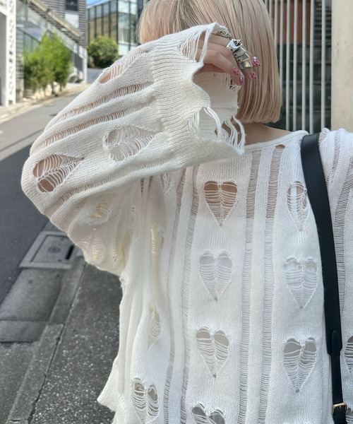 Alley Tokyo(アリートーキョー)の「【リバイバル】ハートダメージニット(ニット/セーター・レディース・レッド/オフホワイト・FREE)」の2枚目の写真