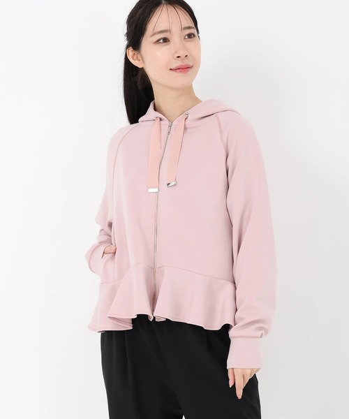 STRAWBERRY-FIELDS（ストロベリーフィールズ）の「アクアスーティングジャージ_ペプラムヘムパーカー（パーカー・レディース・ブラック/ピンク/ベージュ・2）」の4枚目の写真