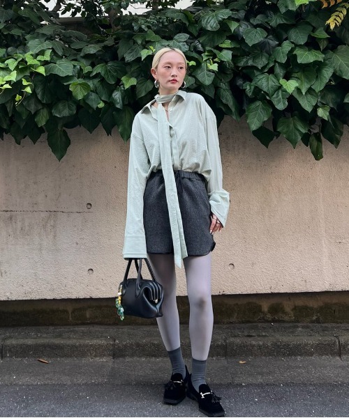 Ameri（アメリ）の「UND UNEVENNESS TIE BLOUSE（シャツ/ブラウス