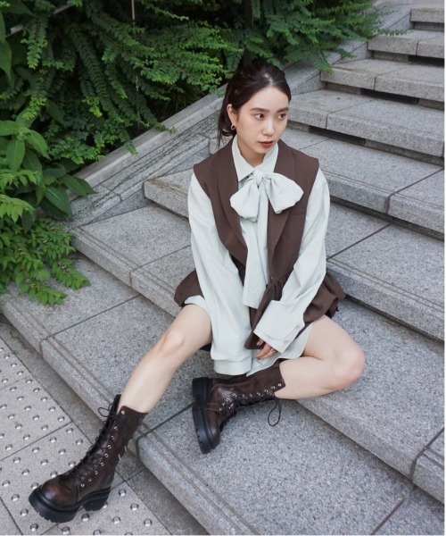 Ameri（アメリ）の「UND UNEVENNESS TIE BLOUSE（シャツ/ブラウス