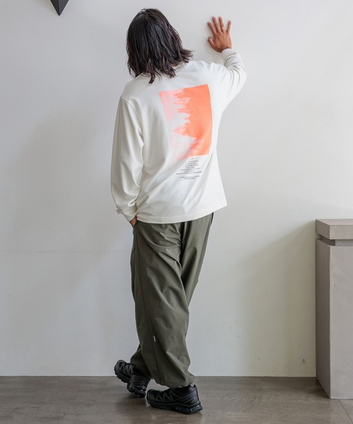 HEREIAM(ヘレイアム)の「【HEREIAM MEN】Frontier ロングスリーブプルオーバー(Tシャツ/カットソー・メンズ・ブラック/オフホワイト/グレー・MEDIUM/LARGE)」の5枚目の写真
