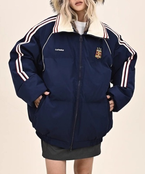 lilful（リルフル）の「配色サイドライン アメリカンデザイン ダブルジップ ダウンジャケット（ブルゾン・レディース・ネイビー/アイボリー・F）」の3枚目の写真