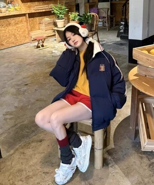 lilful（リルフル）の「配色サイドライン アメリカンデザイン ダブルジップ ダウンジャケット（ブルゾン・レディース・ネイビー/アイボリー・F）」の10枚目の写真