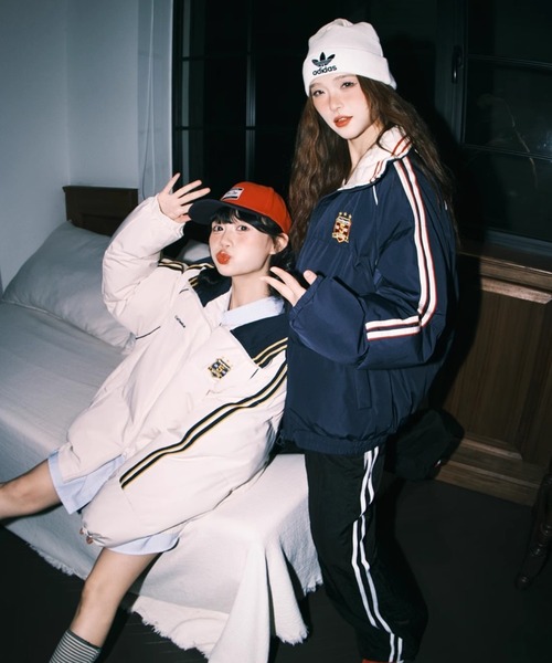 lilful（リルフル）の「配色サイドライン アメリカンデザイン ダブルジップ ダウンジャケット（ブルゾン・レディース・ネイビー/アイボリー・F）」の14枚目の写真