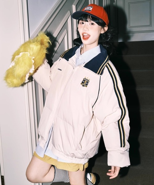 lilful（リルフル）の「配色サイドライン アメリカンデザイン ダブルジップ ダウンジャケット（ブルゾン・レディース・ネイビー/アイボリー・F）」の15枚目の写真