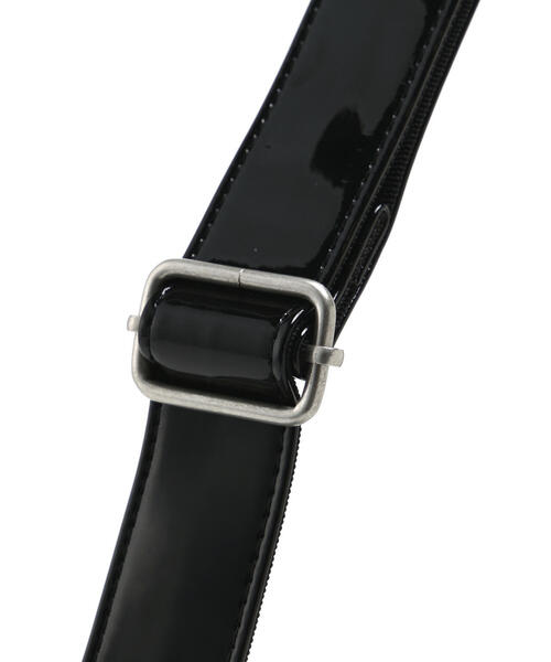 AVIREX（アヴィレックス）の「《WEB&DEPOT限定》ENAMEL MINI DUFFLE BAG/エナメルミニダッフルバッグ（ボストンバッグ・レディース・ブラック/アイボリー・F）」の7枚目の写真