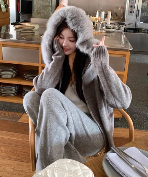 セール】【年末SALE】秋冬トレンドふわもこニットカーディガン／小顔