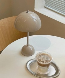 Made in I（メイドインアイ）の「USB Mushroom table lamp（照明）」
