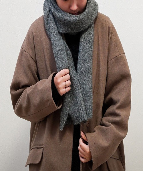 GLOBAL FORME CONCRETE(グローバルフォルムコンクリート)の「【GlovesDEPO】もこもこ ウール混スリムマフラー(マフラー・レディース・エンジ/モカ/ベージュ/ホワイト/サーモンピンク/チャコールグレー/グレー/ダークグリーン/ブラック/サックスブルー・FREE)」の15枚目の写真