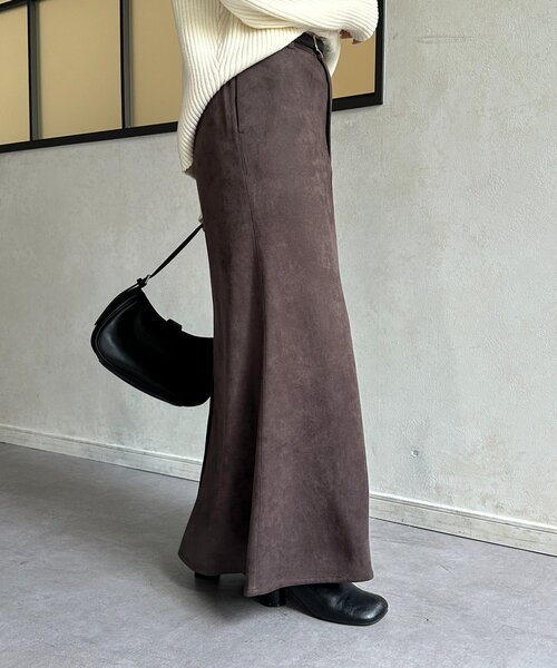 Thevon（ゼボン）の「FスエードIラインスカート（スカート・レディース・チャコールグレー/ベージュ/ブラウン・S/M）」の6枚目の写真