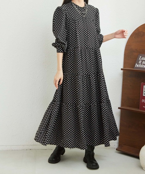 MAISON DE THERESE(メゾン ド テレーズ)の「ドット水玉柄ティアードロングワンピース(ワンピース・レディース・ブラック・M)」の1枚目の写真
