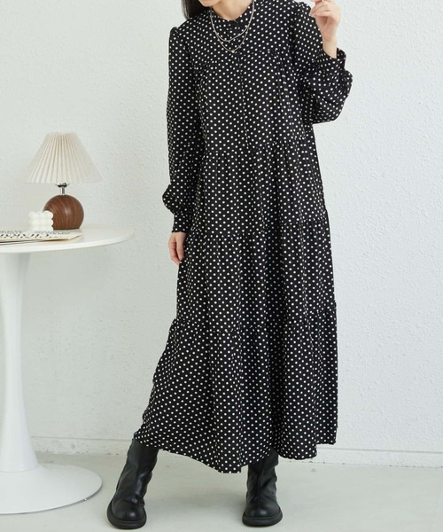 MAISON DE THERESE(メゾン ド テレーズ)の「ドット水玉柄ティアードロングワンピース(ワンピース・レディース・ブラック・M)」の2枚目の写真