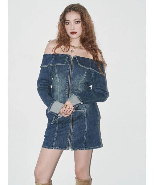 EVRIS（エヴリス）の「オフショルデニムミニワンピース（ワンピース・レディース・ブラック/ブルー・SMALL/MEDIUM）」の6枚目の写真
