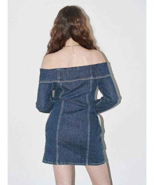 EVRIS（エヴリス）の「オフショルデニムミニワンピース（ワンピース・レディース・ブラック/ブルー・SMALL/MEDIUM）」の7枚目の写真