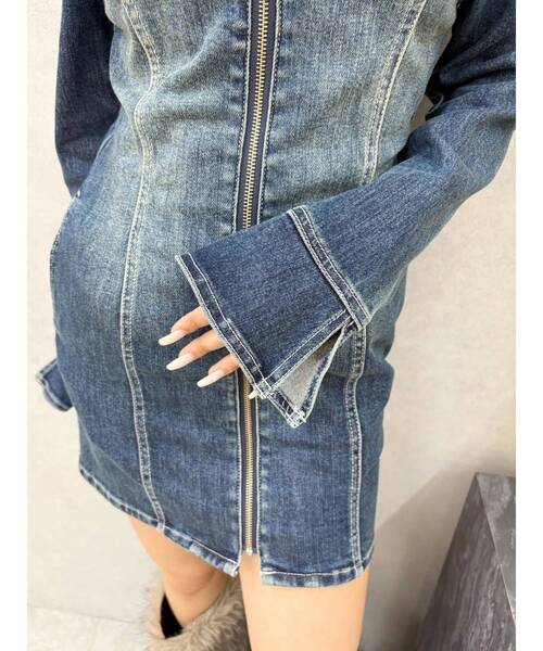 EVRIS（エヴリス）の「オフショルデニムミニワンピース（ワンピース・レディース・ブラック/ブルー・SMALL/MEDIUM）」の13枚目の写真