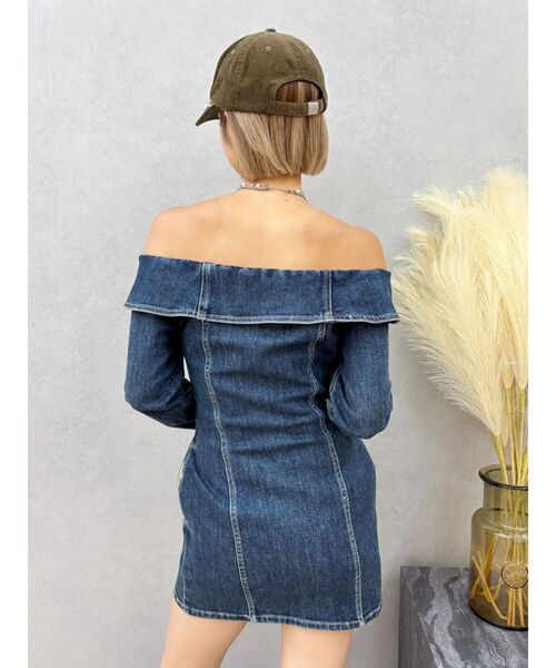 EVRIS（エヴリス）の「オフショルデニムミニワンピース（ワンピース・レディース・ブラック/ブルー・SMALL/MEDIUM）」の15枚目の写真