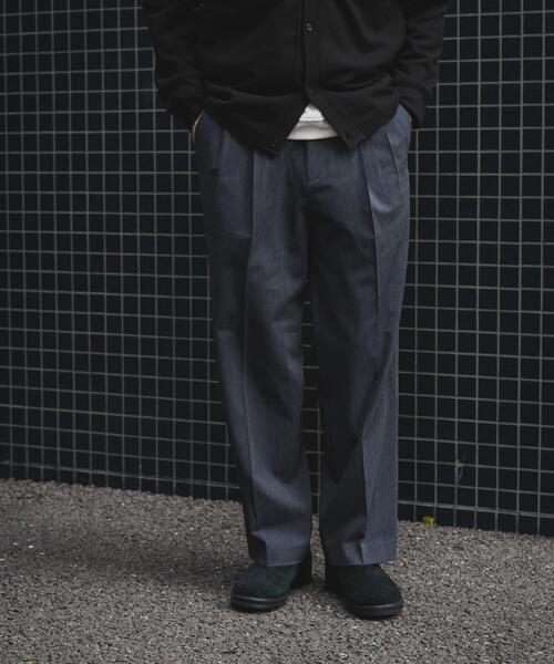 ITEMS URBANRESEARCH（アイテムズ アーバンリサーチ）の「Gabardine Tapered Slacks（その他パンツ・メンズ・ネイビー/ブラック/チャコールグレー・LARGE/MEDIUM）」の20枚目の写真