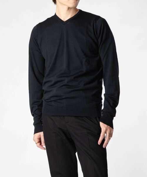 JOHN SMEDLEY（ジョンスメドレー）の「JOHN SMEDLEY SHIPTON ジョンスメドレー シップトン 長袖Vネック メリノウール ニット（ニット/セーター・メンズ・ネイビー系/ブラック/チャコール/グレー系1/シルバー・LARGE/SMALL/MEDIUM）」の2枚目の写真