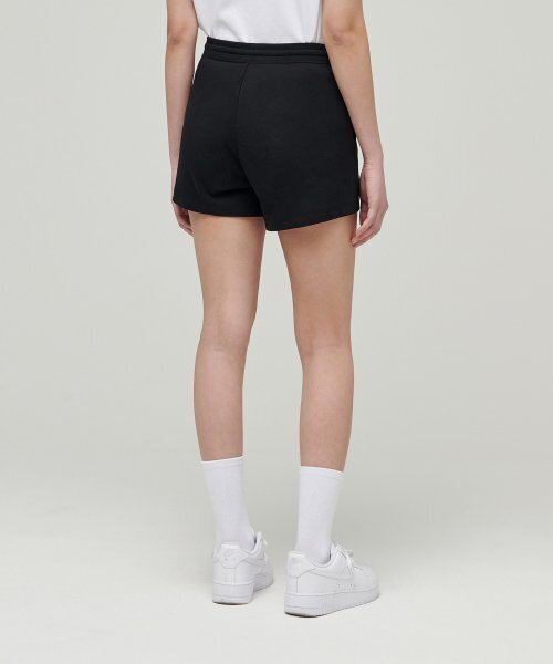 MUSINSA STANDARD WOMAN（ムシンサスタンダードウーマン）の「ウィメンズラウンジショーツ[ブラック]（その他パンツ・レディース・その他・SMALL/MEDIUM/LARGE/X-SMALL）」の2枚目の写真