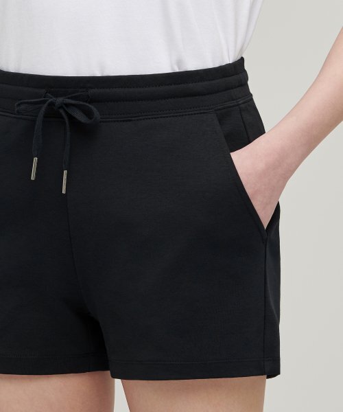 MUSINSA STANDARD WOMAN（ムシンサスタンダードウーマン）の「ウィメンズラウンジショーツ[ブラック]（その他パンツ・レディース・その他・SMALL/MEDIUM/LARGE/X-SMALL）」の4枚目の写真